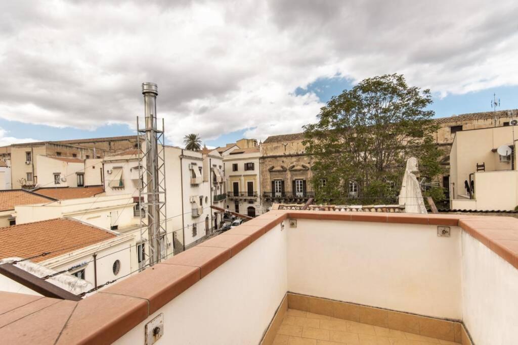 Historical Penthause Ballaro With View Palermo
